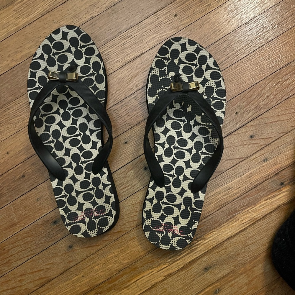 Coach Women’s  Amel monogrammed flip flops. - Picture 2 of 7